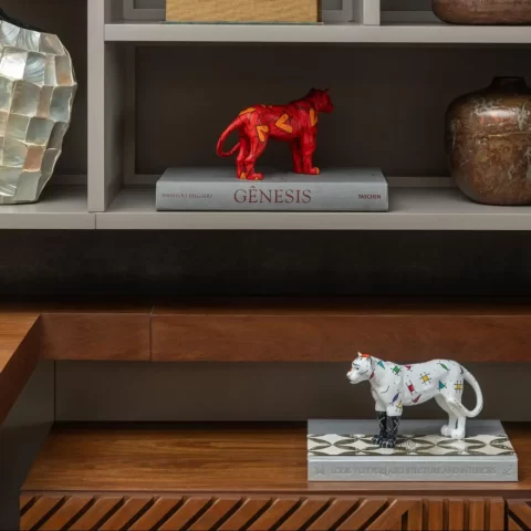 arte e propósito na decoração. artery store: miniaturas da jaguar parade e art of love.