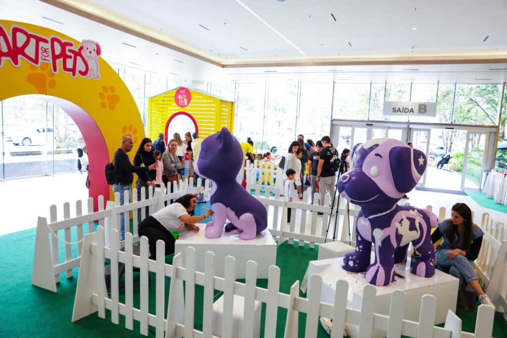 ateliê interativo do art for pets, com pinturas ao vivo e oficinas de arte